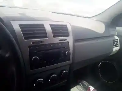Sloopvoertuig dodge avenger (js) byl van het jaar 2008 aangedreven byl