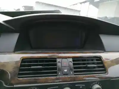 Sloopvoertuig bmw 5 (e60) 530 i van het jaar 2004 aangedreven 306s3