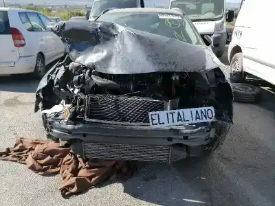 Здавання транспортного засобу volvo v40 cross country d5204t6 року 2013 потужний d5204t6