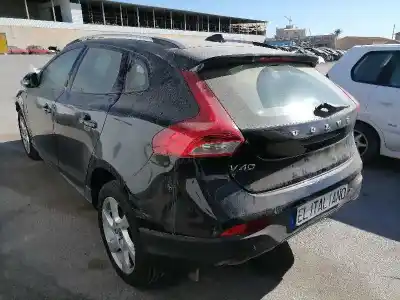Здавання транспортного засобу volvo v40 cross country d5204t6 року 2013 потужний d5204t6