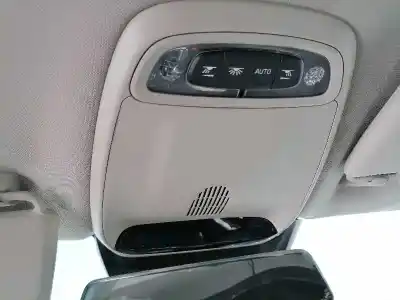 Здавання транспортного засобу volvo v40 cross country d5204t6 року 2013 потужний d5204t6