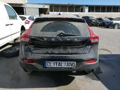 Здавання транспортного засобу volvo v40 cross country d5204t6 року 2013 потужний d5204t6