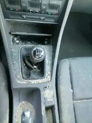 Scrapping Vehicle audi a4 b6 (8e2) 1.9 tdi of the year 2003 powered awx
