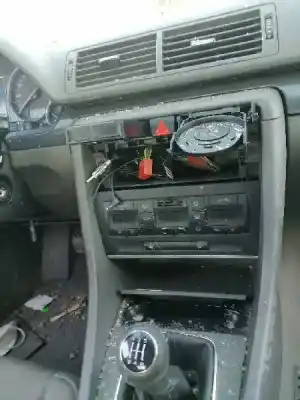 Scrapping Vehicle audi a4 b6 (8e2) 1.9 tdi of the year 2003 powered awx