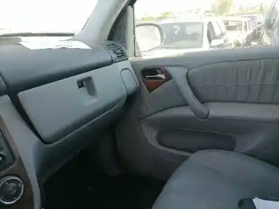Здавання транспортного засобу mercedes-benz clase ml (bm 163) m112942 року 2002 потужний m112942