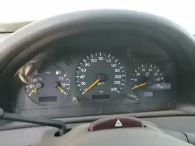 Здавання транспортного засобу mercedes-benz clase ml (bm 163) m112942 року 2002 потужний m112942