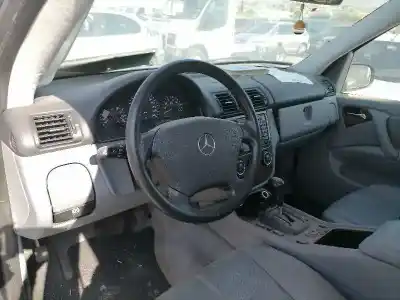 Здавання транспортного засобу mercedes-benz clase ml (bm 163) m112942 року 2002 потужний m112942