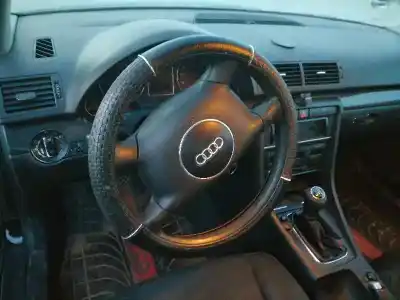 Scrapping Vehicle audi a4 b6 (8e2) 1.9 tdi of the year 2004 powered awx