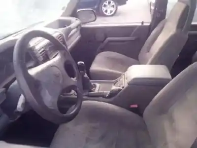 Здавання транспортного засобу land rover discovery (salljg/lj) d-18l року 1990 потужний d-18l