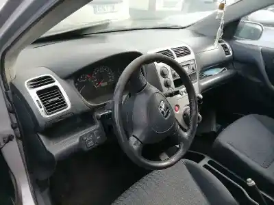 Vehicul casat honda civic 5 puertas (eu7/8) 4ee2 al anului 2002 alimentat 4ee2