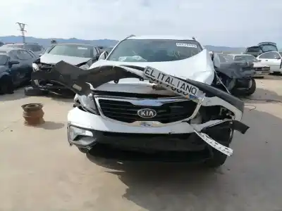 Veicolo di demolizione KIA SPORTAGE III (SL) 1.7 CRDI dell'anno 2013 alimentato D4FD