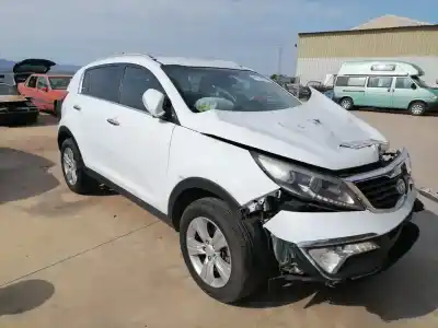 Veicolo di demolizione kia sportage iii (sl) 1.7 crdi dell'anno 2013 alimentato d4fd