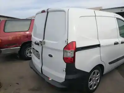 Vehículo de desguace ford transit courier ambiente del año 2015 con motor ugcb