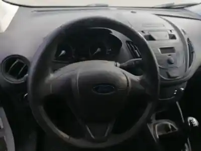 Здавання транспортного засобу ford transit courier (c4a) ugcb року 2015 потужний ugcb