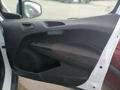 Здавання транспортного засобу ford transit courier (c4a) ugcb року 2015 потужний ugcb