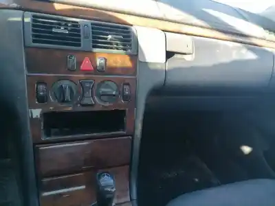 Hurda Aracı mercedes-benz clase e (bm 210) berlina om 602.982 yılın 2004 güçlü 602982