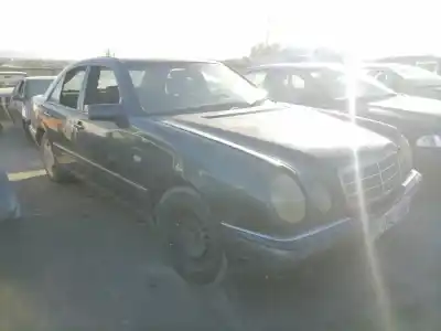 Hurda Aracı mercedes-benz clase e (bm 210) berlina om 602.982 yılın 2004 güçlü 602982