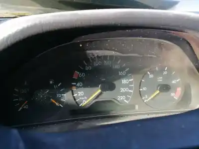 Hurda Aracı mercedes-benz clase e (bm 210) berlina om 602.982 yılın 2004 güçlü 602982