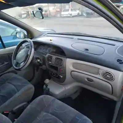 Scrapping Vehicle renault megane i scenic (ja0) d/f9q a7 of the year 2000 powered f9q a7