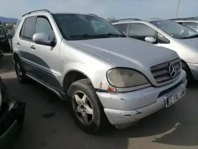 Здавання транспортного засобу mercedes-benz clase ml (bm 163) om 612.963 року 2001 потужний 612963