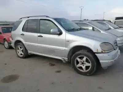 Здавання транспортного засобу mercedes-benz clase ml (bm 163) om 612.963 року 2001 потужний 612963