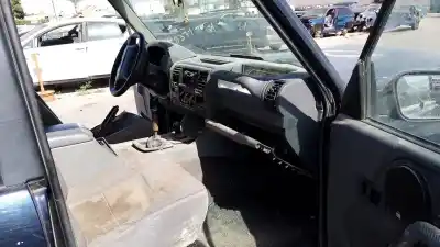 Здавання транспортного засобу land rover discovery (salljg/lj) d21l року 1998 потужний d21l