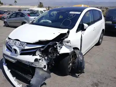 Здавання транспортного засобу toyota verso (aur2/zgr2) n47c16a року 2014 потужний n47c16a