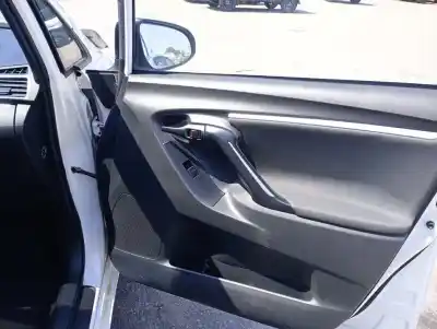 Здавання транспортного засобу toyota verso (aur2/zgr2) n47c16a року 2014 потужний n47c16a