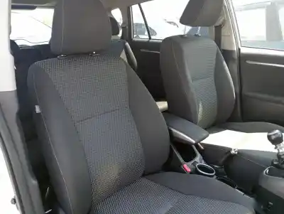Здавання транспортного засобу toyota verso (aur2/zgr2) n47c16a року 2014 потужний n47c16a