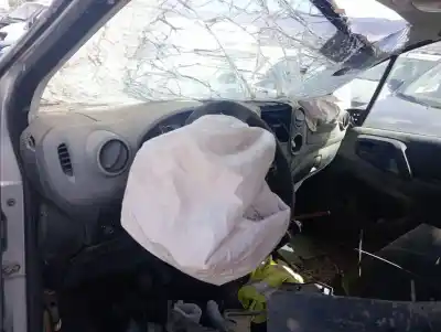 Veicolo di demolizione peugeot partner tepee 9hx dell'anno 2010 alimentato 9hx o 9h02