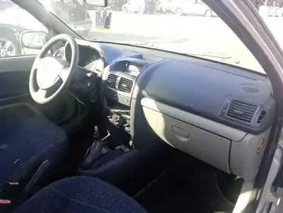 Scrapping Vehicle renault clio ii fase ii (b/cb0) k9k a7 of the year 2003 powered k9k b7