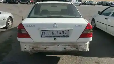 Véhicule à la ferraille MERCEDES                                           CLASE C (BM 202) BERLINA                                                                                                                                                                                                                                   OM604910                                                                                                                                                                                                                                                   de l'année 1998 alimenté OM604910
