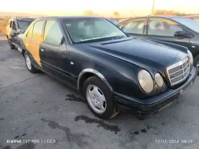 Hurda Aracı mercedes-benz clase e (bm 210) berlina om 606.912 yılın 2000 güçlü 606912