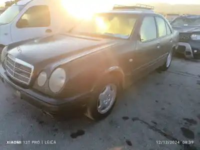 Hurda Aracı mercedes-benz clase e (bm 210) berlina om 606.912 yılın 2000 güçlü 606912