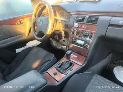Hurda Aracı mercedes-benz clase e (bm 210) berlina om 606.912 yılın 2000 güçlü 606912