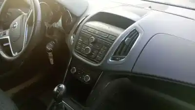 Здавання транспортного засобу opel zafira c tourer a14net року 2013 потужний a14net