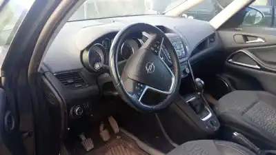 Здавання транспортного засобу opel zafira c tourer a14net року 2013 потужний a14net