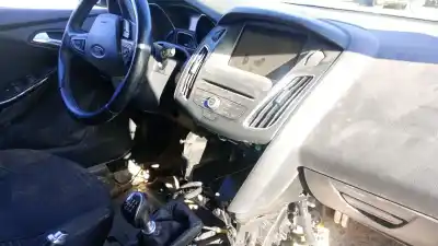 Veículo de Sucata ford focus berlina (cew) m1dd do ano 2015 alimentado m1dd
