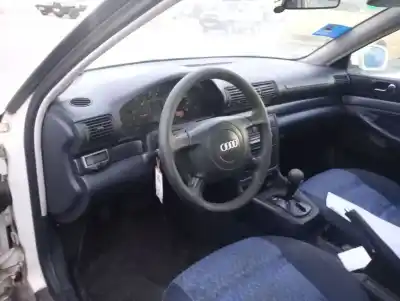 Здавання транспортного засобу audi a4 b5 (8d2) 1.8 t року 1998 потужний aeb