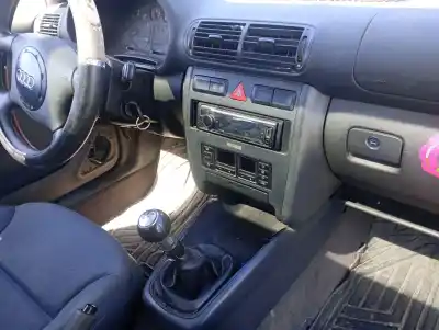 Scrapping Vehicle audi a3 (8l1) 1.6 of the year 1998 powered aeh