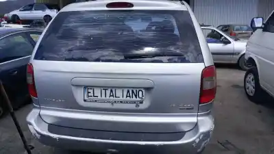 Veicolo di demolizione chrysler voyager (rg) d7/vm07c dell'anno 2002 alimentato vm07c