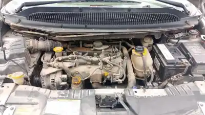 Veicolo di demolizione chrysler voyager (rg) d7/vm07c dell'anno 2002 alimentato vm07c