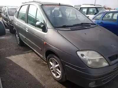 Scrapping Vehicle renault megane i scenic (ja0) f9q k7 of the year 2002 powered f9q k7