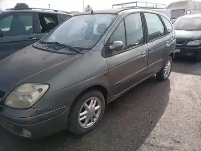 Scrapping Vehicle renault megane i scenic (ja0) f9q k7 of the year 2002 powered f9q k7