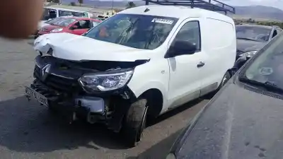 Veicolo di demolizione renault express k9k876 dell'anno 2022 alimentato k9k876