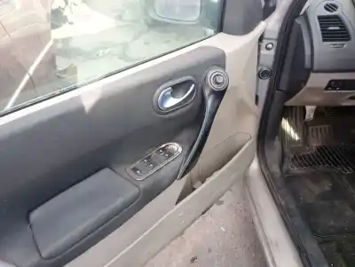 Hurda Aracı renault megane ii berlina 5p f9qb8 yılın 2003 güçlü f9qb8
