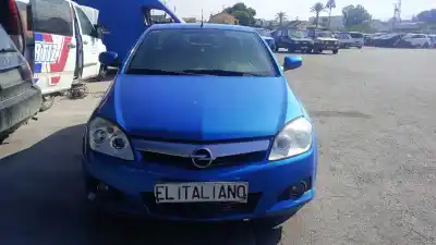 Sloopvoertuig OPEL TIGRA TWINTOP (X04)  van het jaar 2006 aangedreven Z14XEP