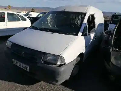 Véhicule à la ferraille citroen jumpy d-wjz de l'année 1999 alimenté d-wjz