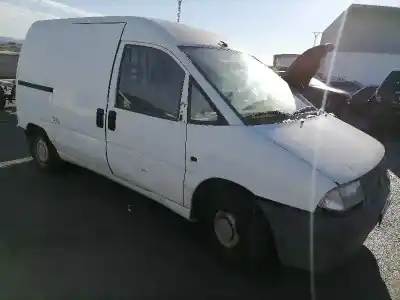 Véhicule à la ferraille citroen jumpy d-wjz de l'année 1999 alimenté d-wjz