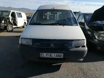 Véhicule à la ferraille citroen jumpy d-wjz de l'année 1999 alimenté d-wjz